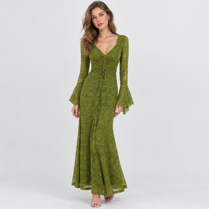 Vestido largo maxi casual verde liso para mujer con encaje, cuello en V, fruncido, con cordones, ajuste ceñido, manga acampanada y cintura natural - Product Image 1