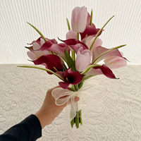 Fleurs artificielles Calla Lily en plastique, faites à la main, réalistes, souples et légères - Style minimaliste frais et durable pour la décoration de mariage