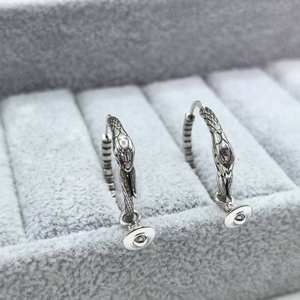 Boucles d'oreilles de haute qualité Empress Dowager Vivienne Saturn Limited Snake Circle Niche Design, mode simple et polyvalente pour femmes - Product Image 2