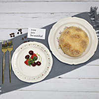 Service de table en porcelaine de style rétro européen, kit de tasses en céramique avec un beau motif floral et soucoupe, assiette artisanale