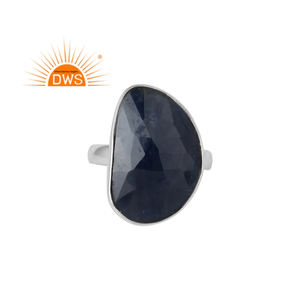 Anillo de Zafiro Azul con Diseño 2020, Anillo de Plata de Ley Sólida India, Joyería de Diseño, Fabricante de Joyas - Product Image 1