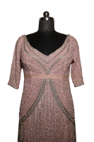 Luxuriöses goldenes Abendkleid mit Spaghetti trägern, rücken freiem Design und Glitzer-Finish Ein raffiniertes Party kleid für Damen