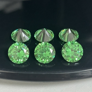 มีสินค้าในสต็อก หินสังเคราะห์ YAG สีเขียวทรงกลมขนาด 10 มม. หินอัญมณี Yttrium Aluminum Garnet ที่เพาะเลี้ยงในห้องปฏิบัติการ ขายส่งจำนวนมากสำหรับอุปกรณ์เครื่องประดับ - Product Image 2