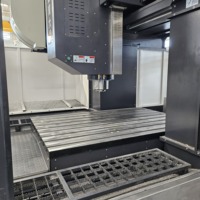 Machine-outil mobile de centre de fraisage CNC à double colonne série DVF10033 usinage de portique multifonctionnel conception de voûte élevée