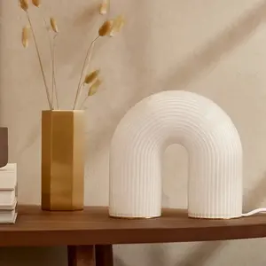 Современная итальянская дизайнерская U-образная акриловая прикроватная настольная лампа для декора интерьера спальни настольная лампа для чтения