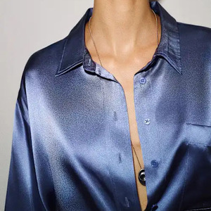 Elegante Camisa Azul Satinada de Manga Larga para Mujer, Cuello Camisero, Cierre de Botones, Color Sólido Suave, para Todas las Temporadas - Product Image 5