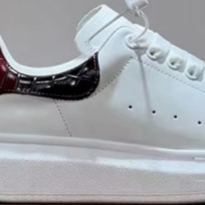 American style trendy white casual shoes, suitable for outdoor use, with breathable thick soles for walking. - Product Image 2