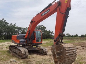 รถขุดมือสอง DOOSAN DX225LC-9C 22 ตัน ปั๊มไฮดรอลิก Doosan ความจุบุ้งกี๋ 1.05 เมตร กำลัง 108 วัตต์ วาล์ว KYB ชั่วโมงการใช้งานต่ำ สภาพ 90% ใหม่ - Product Image 2