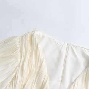 เดรสแฟชั่นผู้หญิงมาใหม่ ดีไซน์เรียบหรู ทรงเข้ารูป จับจีบ 3 มิติ  รักษ์โลก - Product Image 4