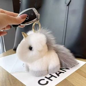 Porte-clés Licorne Kawaii en Peluche, Breloque de Sac Cheval en Fausse Fourrure Moelleuse, Pendentif Pompon de Luxe pour Sac à Main Femme, Anneau de Clés de Voiture, Décoration Cadeau - Product Image 3