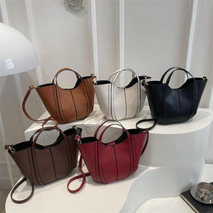 Nuevo bolso de moda, bolso de hombro informal de alta calidad, bolso elegante y moderno - Product Image 1