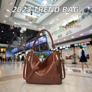 ชุดโปรโมชั่นกระเป๋าผ้าใบแบบพกพา 2 ชิ้น OEM ราคาประหยัดสำหรับผู้หญิง พร้อมซิปและกระเป๋าสตางค์ - Product Image 3