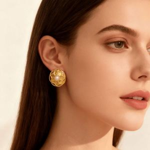 Pendientes de Perlas Colgantes Chapados en Oro para Mujer, Joyería de Moda al por Mayor, Pendientes de Acero Inoxidable con Variedad de Formas de Flores y Corazones - Product Image 4