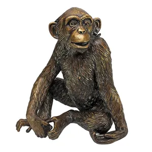 サルの囚人の動物の彫刻に座っている等身大のブロンズゴリラ像