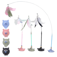Nouveau jouet pour chat à ventouse, design plume colorée avec clochette, pour l'auto-entretenissement, jouets pour chat résistants aux griffures et aux morsures en stock