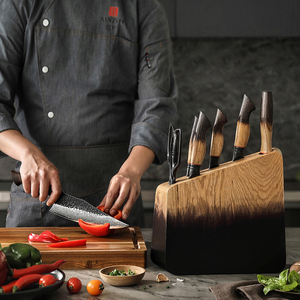 Set di coltelli da cucina affilati in acciaio Damasco dal design innovativo con supporto in legno - Product Image 5