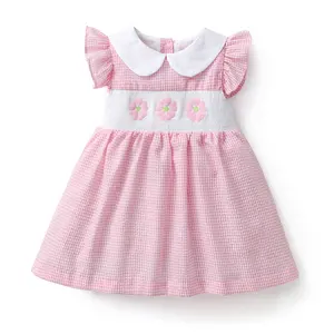 2024 ग्रीष्मकालीन बच्चों की बुटीक ड्रेस बेबी गर्ल्स स्मोक्ड कढ़ाई ड्रेस फ्लेयर स्लीव पीटर पैन कॉलर कपड़े