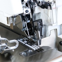 Machine à Coudre Industrielle Surjeteuse Honkon HK 747D à Entraînement Direct Quatre Fils pour Vêtements