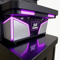 Bornes de jeu incurvées 43 pouces avec écran tactile et boîtier robuste pour centres de jeux d'arcade pour adultes et clubs sociaux en Géorgie