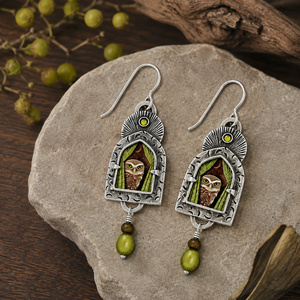 Orecchini Vintage a Forma di Gufo Verde Oliva, Regali per Feste Femminili - Product Image 3