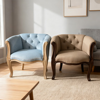 Fauteuil capitonné de style campagnard français avec pieds cabriole sculptés, fauteuil d'appoint en tissu crème Poltrona pour salon