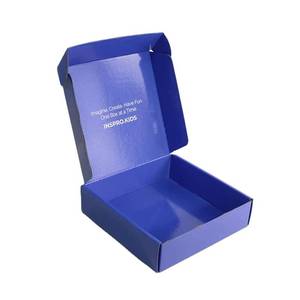 Boîte d'expédition en carton ondulé personnalisée, écologique et recyclable, avec fenêtre en PVC et dorure à chaud pour vêtements et cosmétiques - Product Image 1