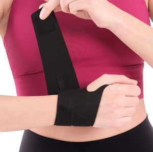 Muñequeras de Compresión Elásticas y Flexibles de Alta Calidad para Fisicoculturismo y Levantamiento de Pesas, para Hombres y Mujeres - Product Image 1