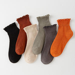 लोकप्रियता फैंसी क्यूफ डिजाइन महिलाओं के लिए प्यारा रफ़ल टखने के मोजे पसीने को अवशोषित करने वाले ठोस रंग कपास सफेद रफ़ल मोजे - Product Image 3