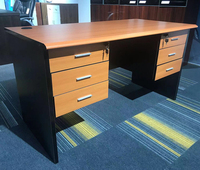 Petit bureau rectangulaire en mélamine au design simple pour une personne, table de travail pour le bureau