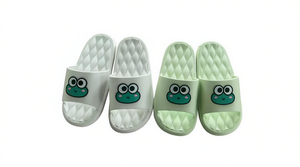 Pantofole a forma di rana da cartone animato per uomo e donna, suola antiscivolo in EVA, pantofole da casa per interni, bianche e verdi, taglia da 36 a 41 - Product Image 1