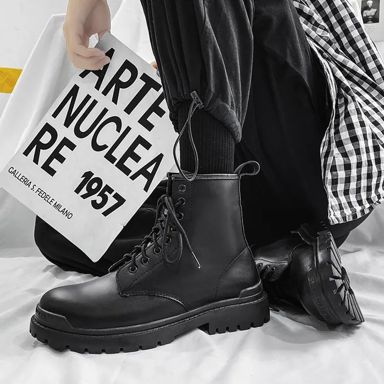 2023 Men's boots High top leather overalls Fashion black plus cotton leather shoes comfortable short boots