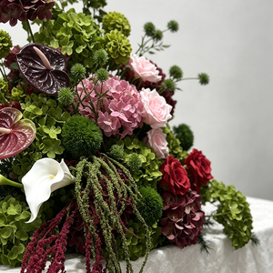 Arreglo de Flores de Loto de Seda Rojo Rosado Realista Vintage para Decoración de Mesa en Interiores, Bodas en Castillos y Restaurantes de Alta Gama - Product Image 2