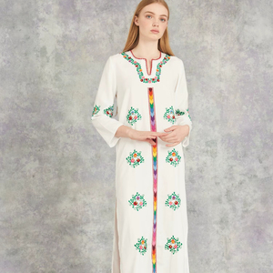 Robe maxi décontractée blanche à manches courtes, à taille naturelle, à ouverture latérale, brodée de fleurs, pour femmes, 100% coton tissé - Product Image 1