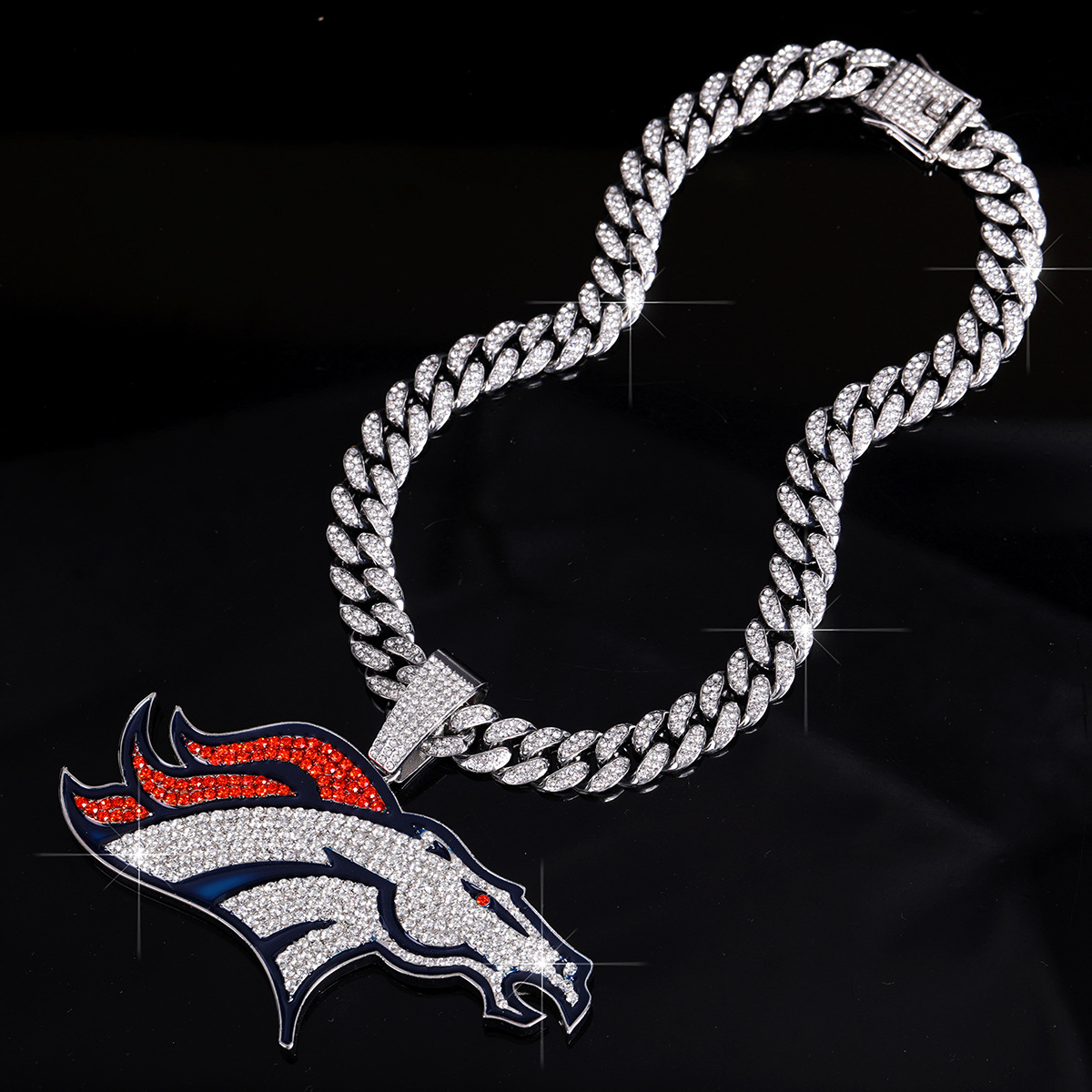 Silver pendant + 24in 60cm cuban chain