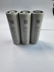 بطارية موليسيل الأصلية P50b سعة 5000 مللي أمبير، موديل INR21700-P50B، 3.6 فولت، 50 أمبير، 12C، تفريغ عالي، مقاومة داخية منخفضة، بطارية ليثيوم أيون قابلة لإعادة الشحن 21700 طراز P50B - Product Image 1