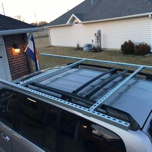 Support multifonctionnel moderne en acier et fer avec support d'étagère arrière fendu - Product Image 5