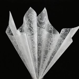 Papier d'emballage floral en dentelle pure personnalisé, film mat imperméable, matériau d'emballage de bouquet cadeau tendance, vente en gros - Product Image 3