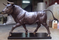 Statue d'animal de jardin géante en bronze pour l'extérieur Sculpture de taureau en bronze massif à vendre