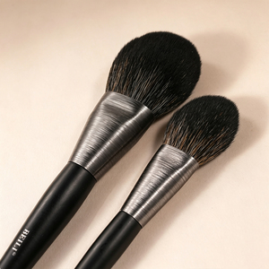 Ensemble professionnel de 10 pinceaux de maquillage avec manche noir et poils synthétiques doux pour le maquillage du visage et des yeux - Product Image 1