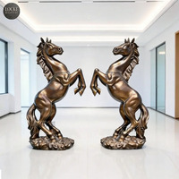 Sculpture de cheval en fibre de verre personnalisée pour la décoration de jardins extérieurs et de centres commerciaux