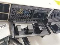 Switch Jaringan C9300-48P-E/C9300-48P-A 48-Port Gigabit PoE+ Terkelola Mendukung Ekspansi 10G dengan Catu Daya AC 715W