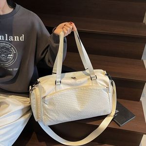 กระเป๋าเดินทางลายสก๊อตแฟชั่น กระเป๋าเก็บสัมภาระอเนกประสงค์สำหรับการเดินทางกลางแจ้ง กีฬา ฟิตเนส - Product Image 3