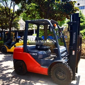 <b>Mini</b> <b>Old</b> Japanese Used Forklift Small Pallet Truck for Sale-Diesel Powered Two Stage Mast - Product Image 4