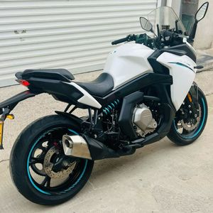 Motocicleta de Gasolina Usada Chunfeng GT400 - Inyección Electrónica de Combustible de Doble Cilindro, Refrigerada por Aire, 400cc - Product Image 5