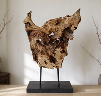 Sculpture artisanale en racine de bois flotté, statue irrégulière en racine d'arbre naturelle sur socle noir, ornement rustique pour la maison et l'hôtel