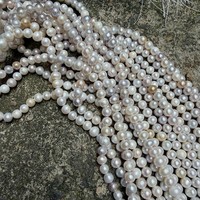 Perles vintage, 6-7 mm, perles d'eau douce naturelles irrégulières colorées, perles sans noyau, environ 40 cm de long avec plus de 60 pièces