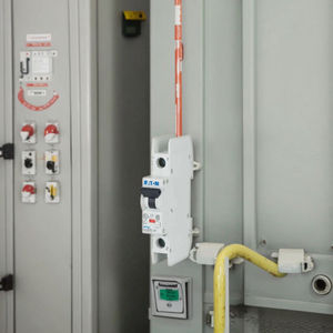 Disjuntores Miniatura Eaton Série FAZ FAZ-C16/1-NA 240V 15KA CCC UL para Distribuição de Energia em Edifícios Altos - Product Image 3