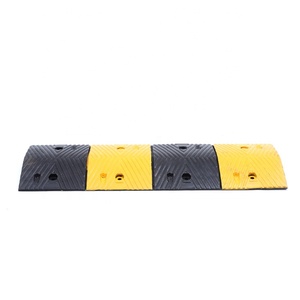 Dalle de ralentissement routière en caoutchouc noir et jaune DINGTIAN 1000*350*50mm - Product Image 1
