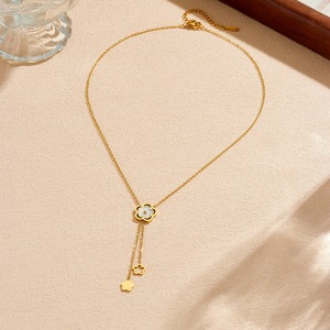 Stylish Hollow Flower Gold Plated White Shell Pendant Stainless Steel Necklace For Daily Wear Gift - Product Image 3