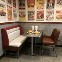 Meubles de cantine de luxe peu encombrants pour restaurant de burgers, banquette en cuir blanc